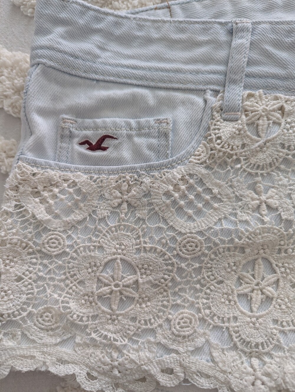 Hollister Low Rise Mini Micro Shorts Denim Jean Crochet Lace Size 9 - Picture 3 of 10